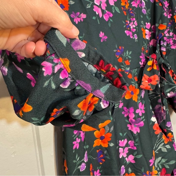 Calvin Klein Dress Green Floral Faux Wrap Midi Ruffles Size 4 in Malachite - Picture 9 of 16